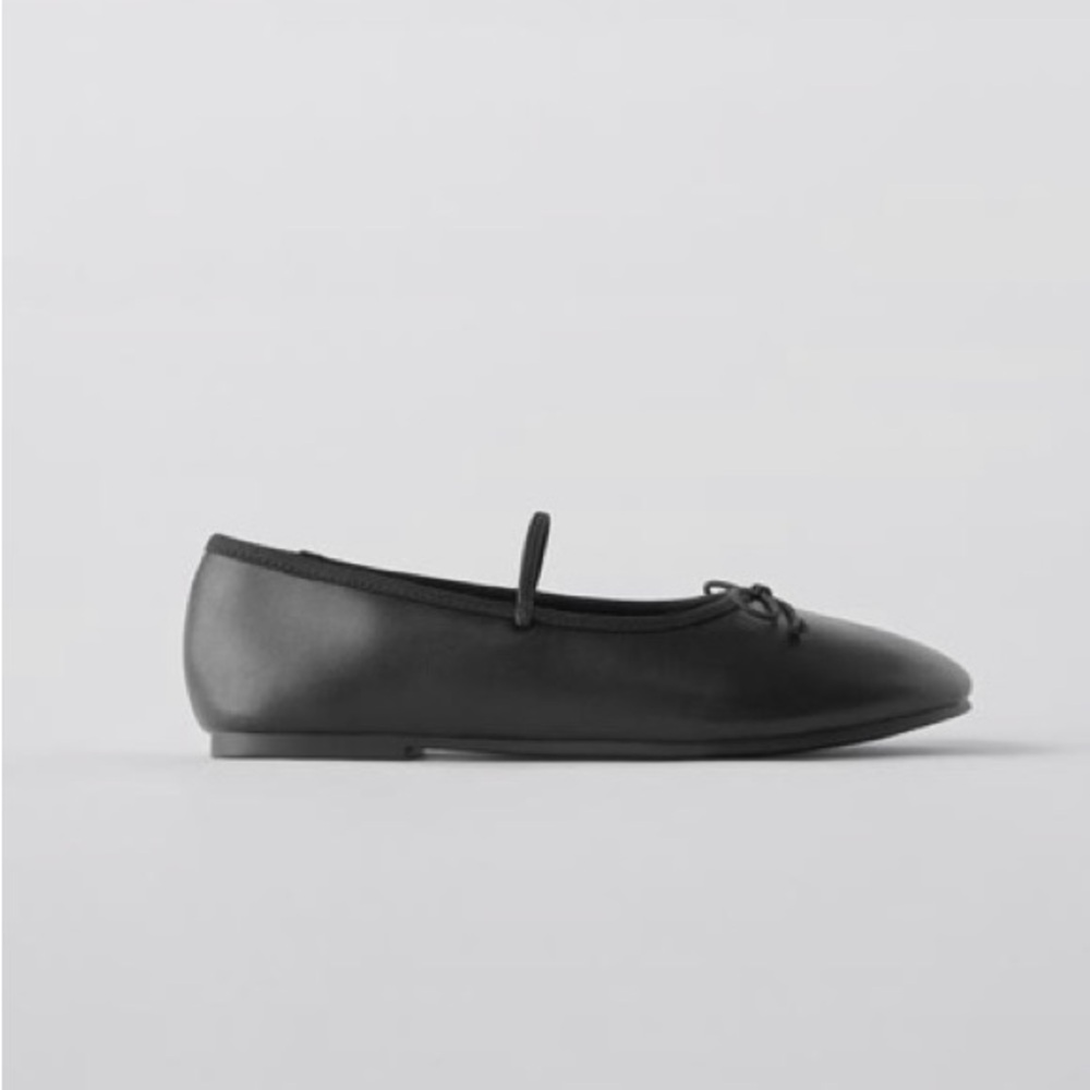 Zara NWT girls shoes sizes 4 black ballet flats with bow detail. Soft shoes.